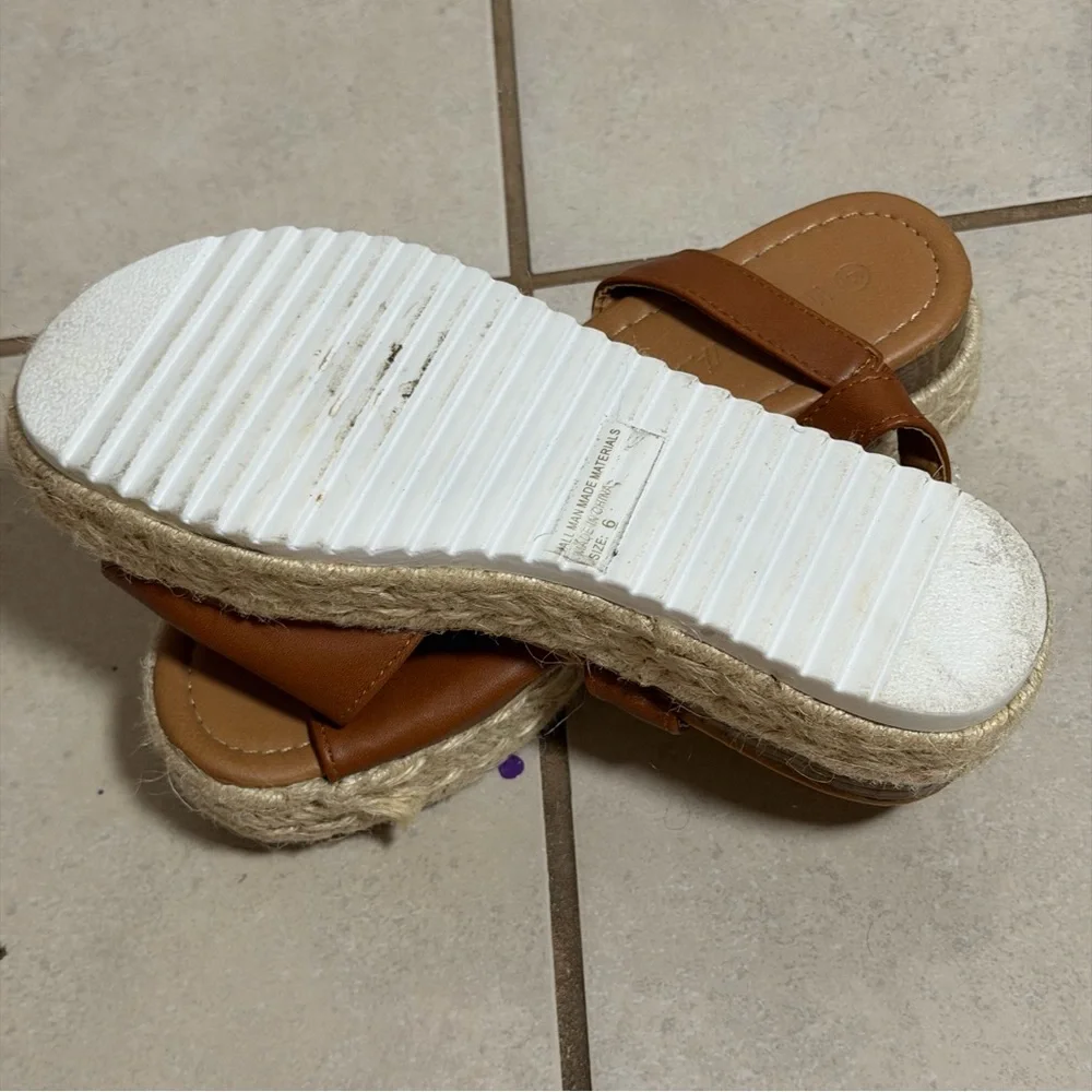 Wild Diva‎ Brown Faux Leather Espadrille Sandals Platform Size 6